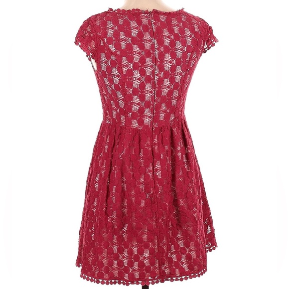 Kensie -Crochet Red Lace White Lined Fit Flare Dress Size large - Picture 2 of 10
